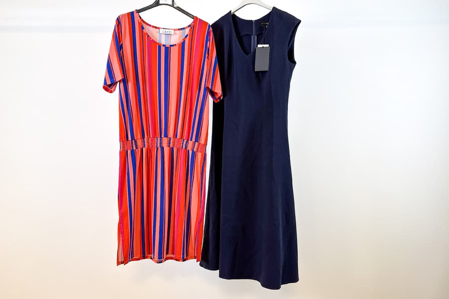 2 Damen Kleider